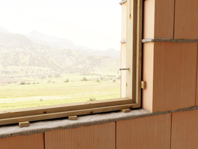 Применение-самонарезающие-шурупы-с-цилиндрической-головкой-для-каменных-стен-mbs-mbz